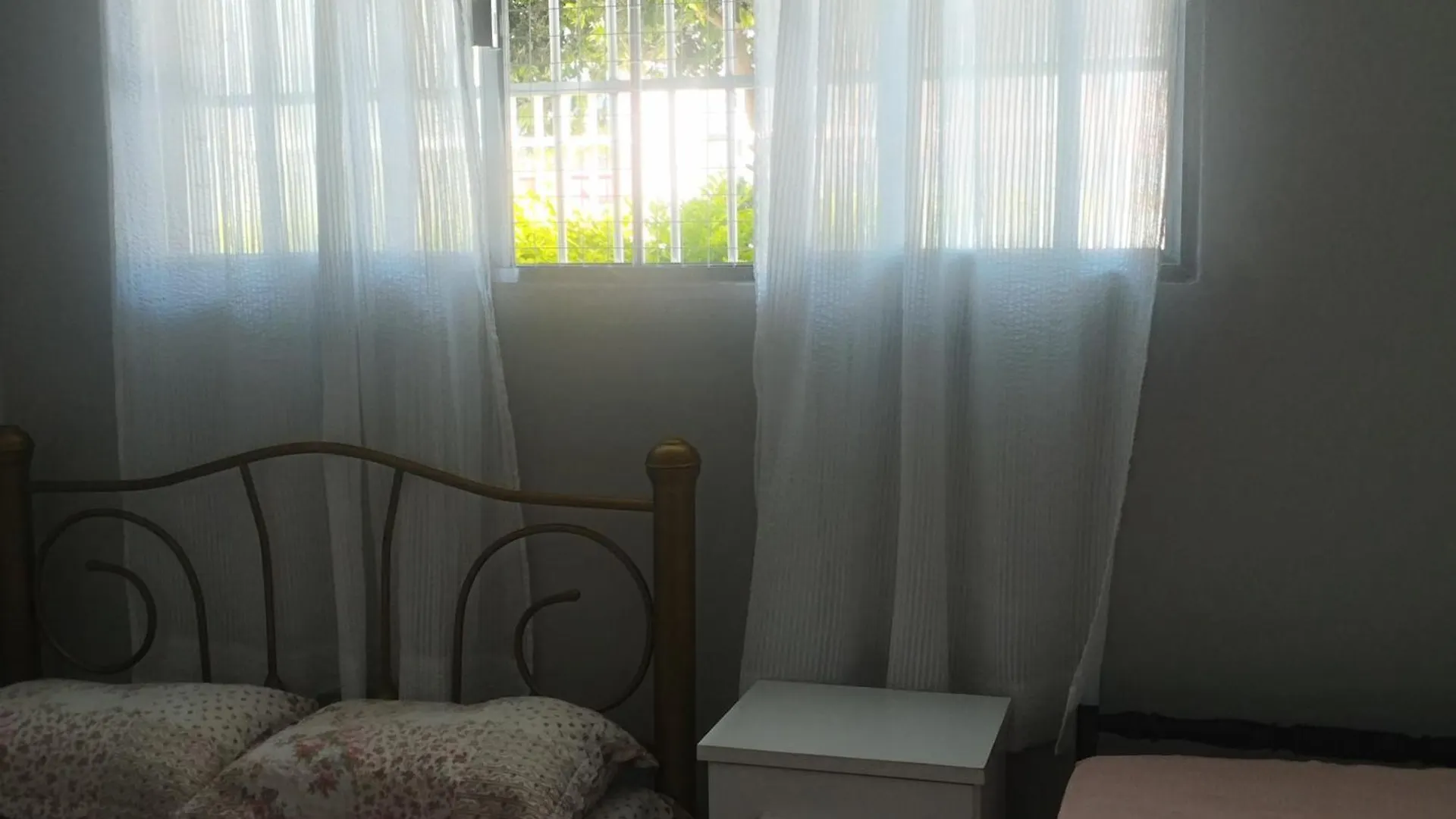 Quartos Confortaveis Cabo Frio 0*,  Brazil